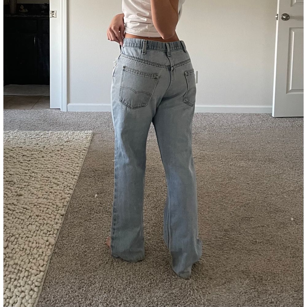 Vintage 90s‎ Women's Flared Light Wash Levis Size